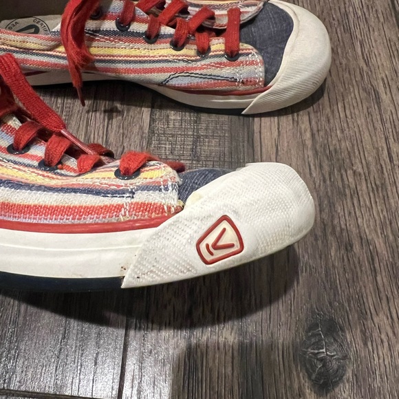 Keen Elsa striped canvas sneakers with red lace women’s size 10 - Picture 4 of 6